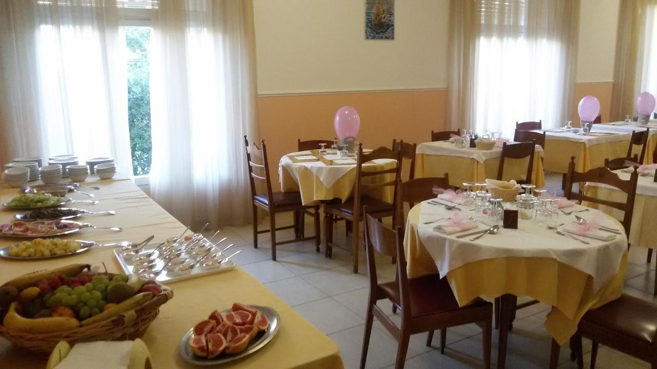 Hotel Ninfea Cervia Buitenkant foto