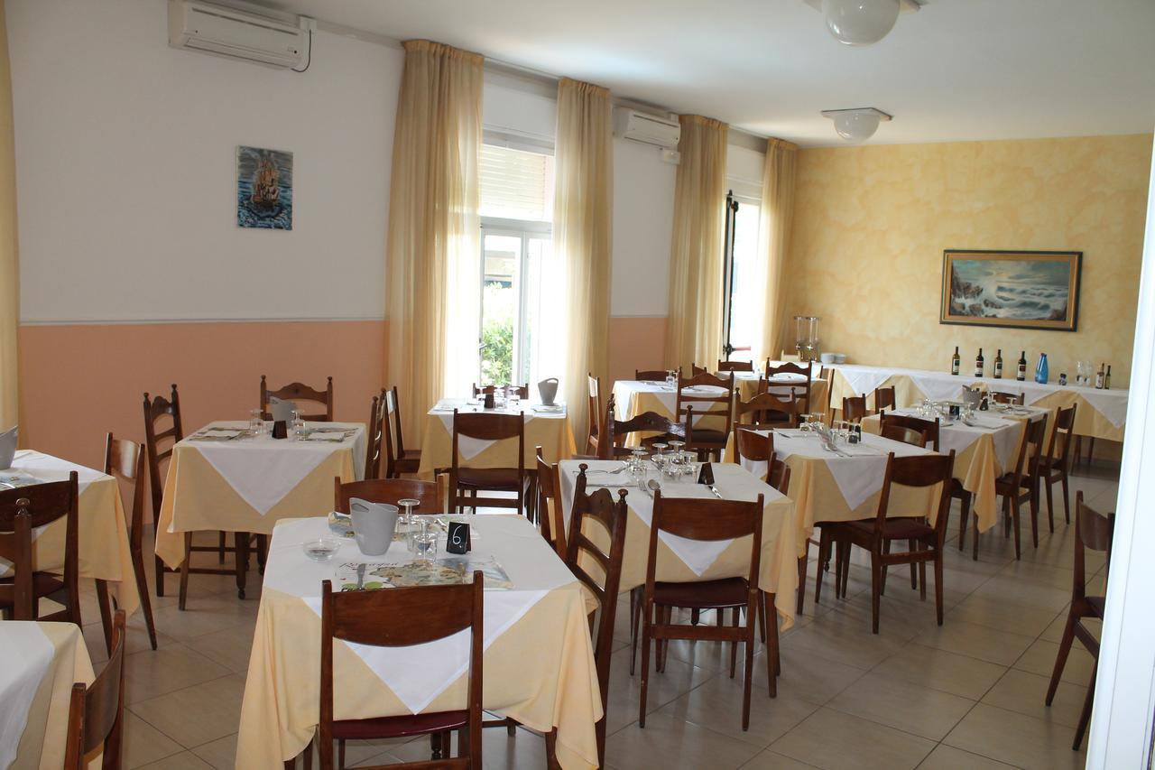 Hotel Ninfea Cervia Buitenkant foto